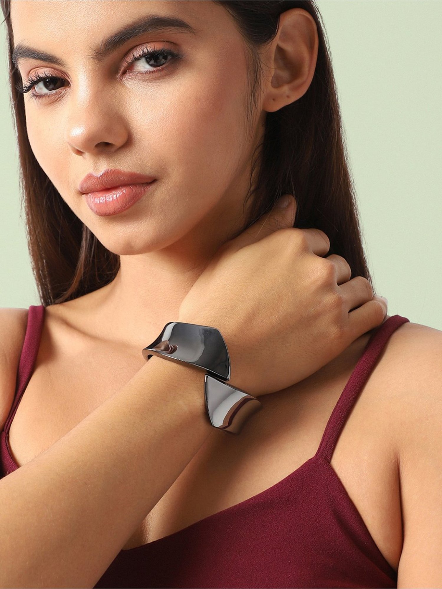 Sohi Metallic ZigZag Dark Silver Bracelet for Women & Girls