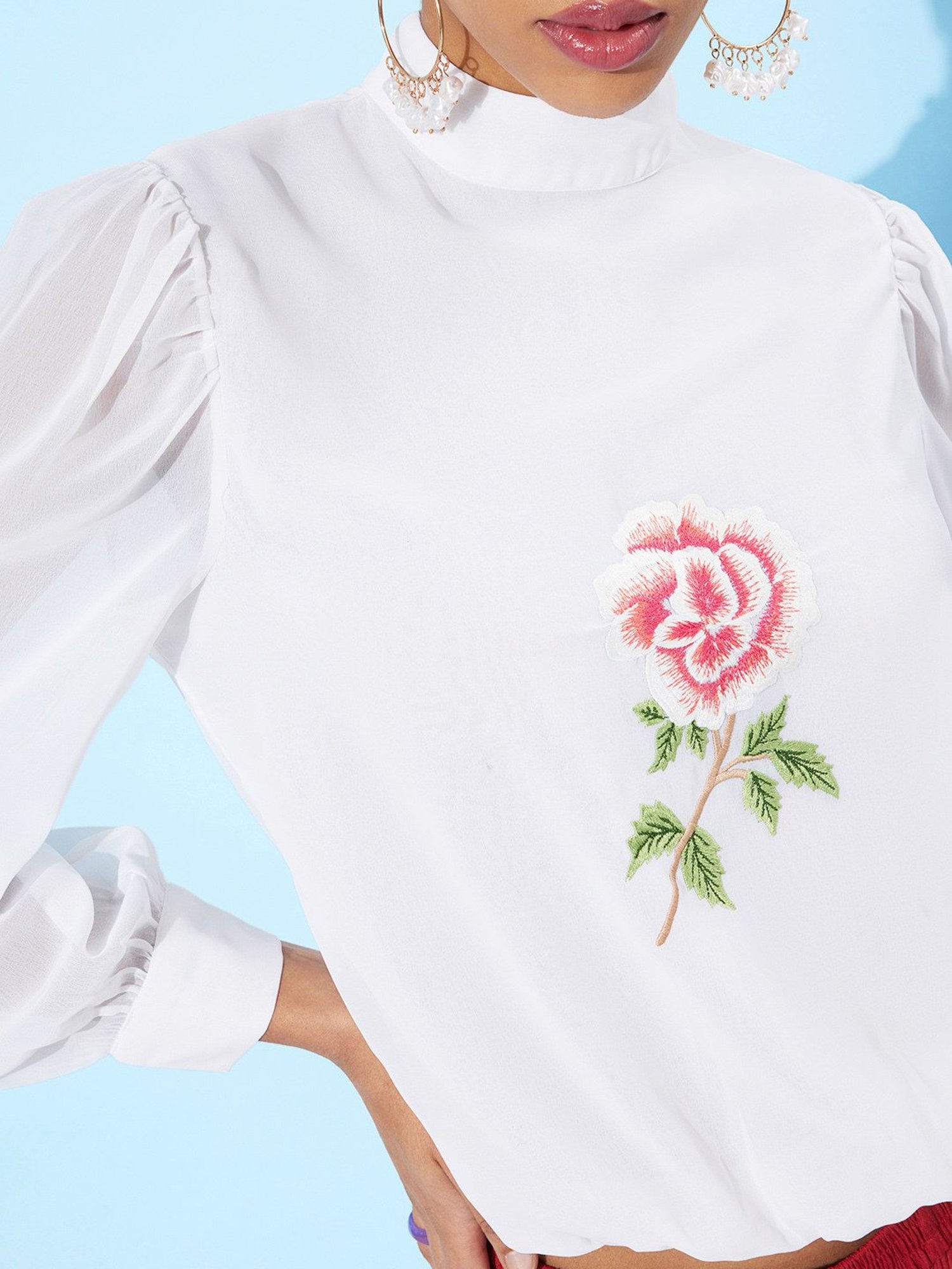QUIERO White Embroidered Top