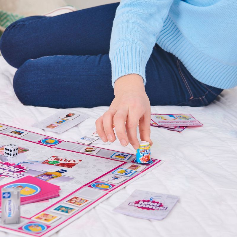 5 Surprise Mini Brands! Mini Market Dash Board Game