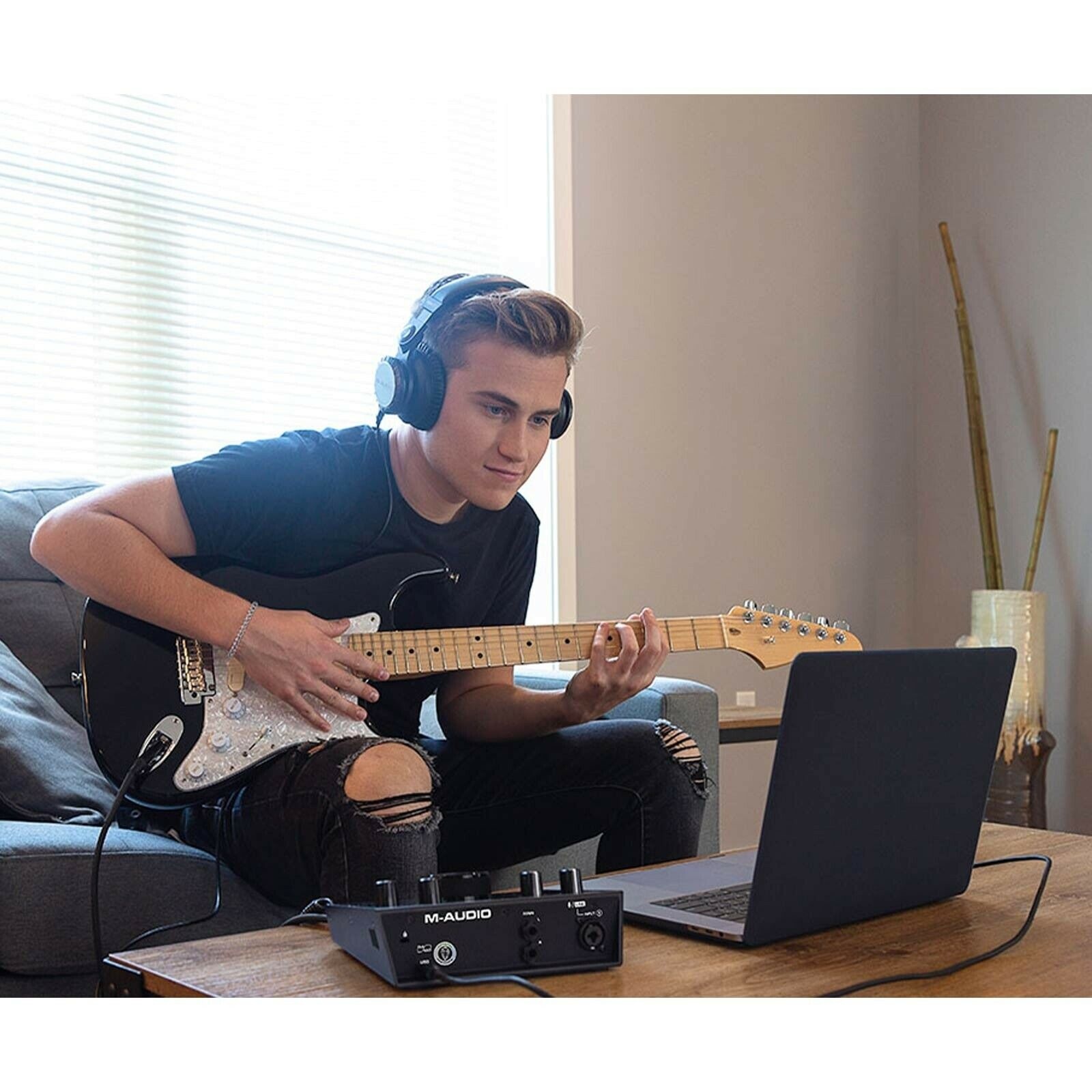 M-Audio AIR 192 | 4 USB USB Audio Recording Interface w 10' Yellow XLR Cables