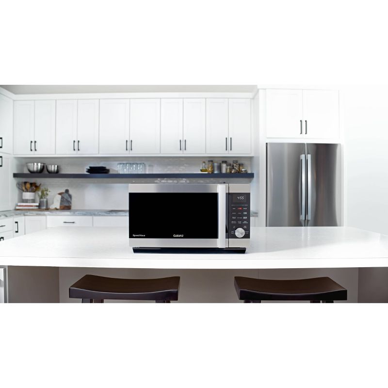 BLACK+DECKER 1.3 cu ft 1000 Watt Microwave Oven Black Stainless Steel