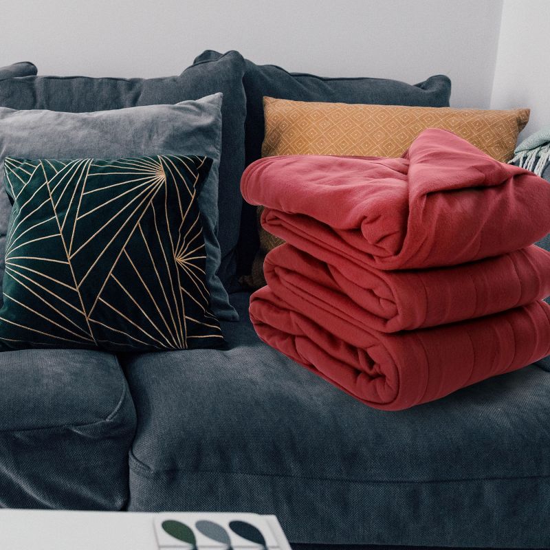 Sunbeam Fleece Heated King Blanket with Dual Remotes in Garnet