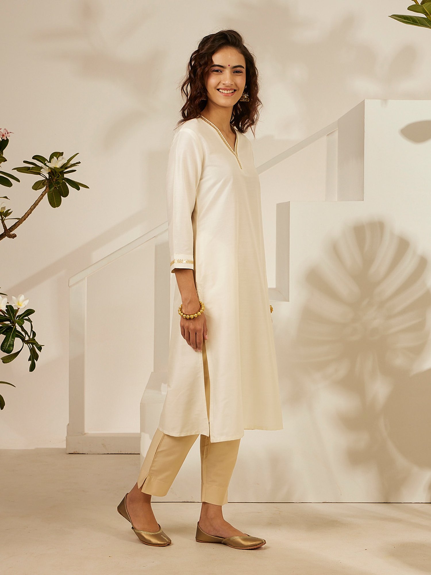 Daali Cream Viscose V Neck 3/4 Sleeves Blooming Mood Kurta with Two Pockets