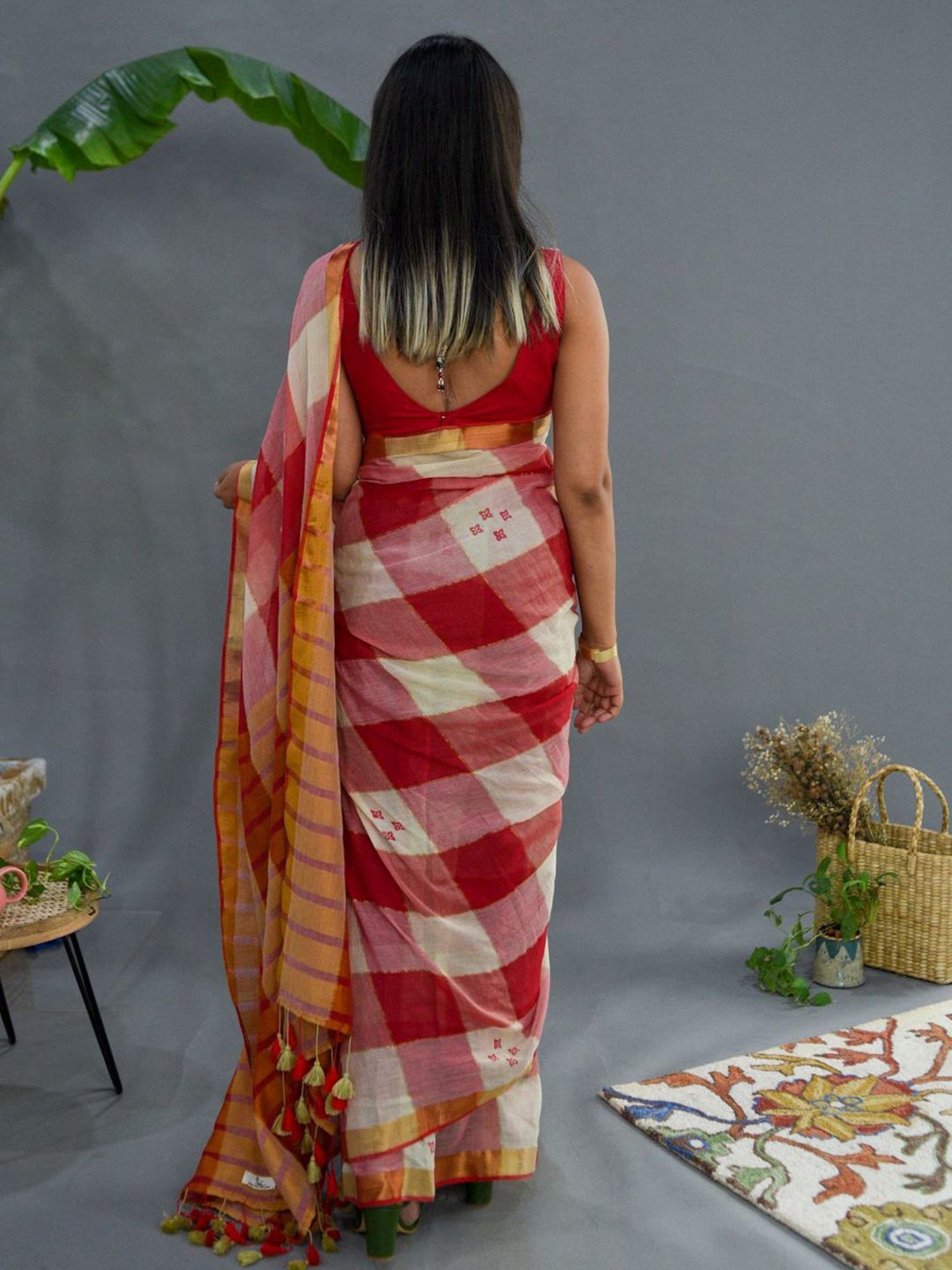 Suta Red & White Cotton Chequered Saree Without Blouse