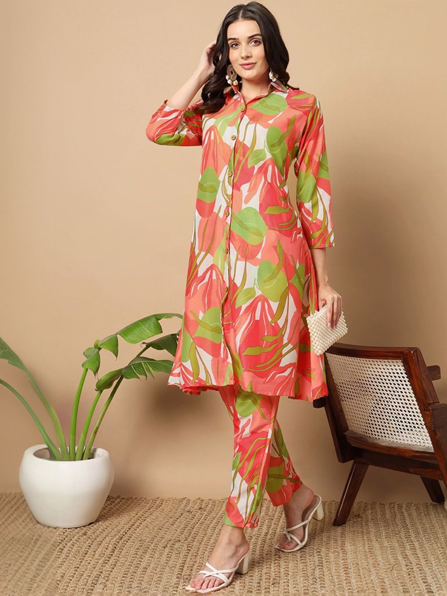 Skylee Multicolored Printed Kurta Pant Set