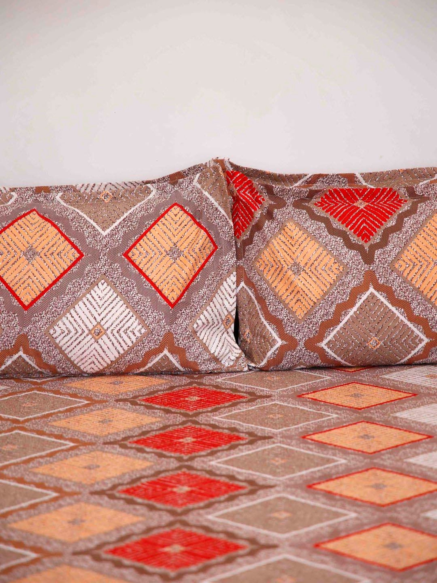 Ariana Brown & Red Microfibre 144 TC Queen Bedsheet With 2 Pillow Covers