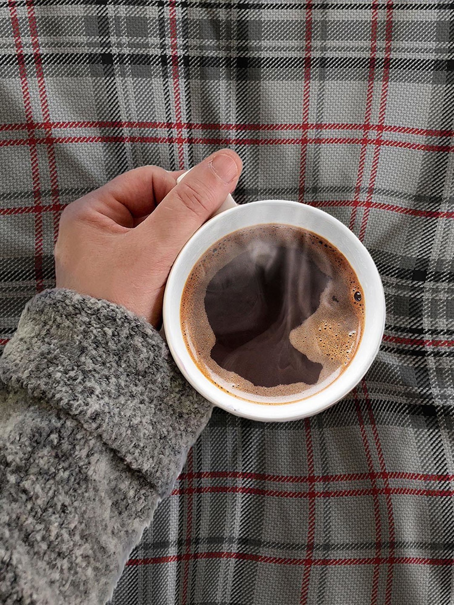 Stoa Paris Urbain Geometric Grey & Red 230 TC Microfibre King Duvet Cover with 4 Pillow Covers