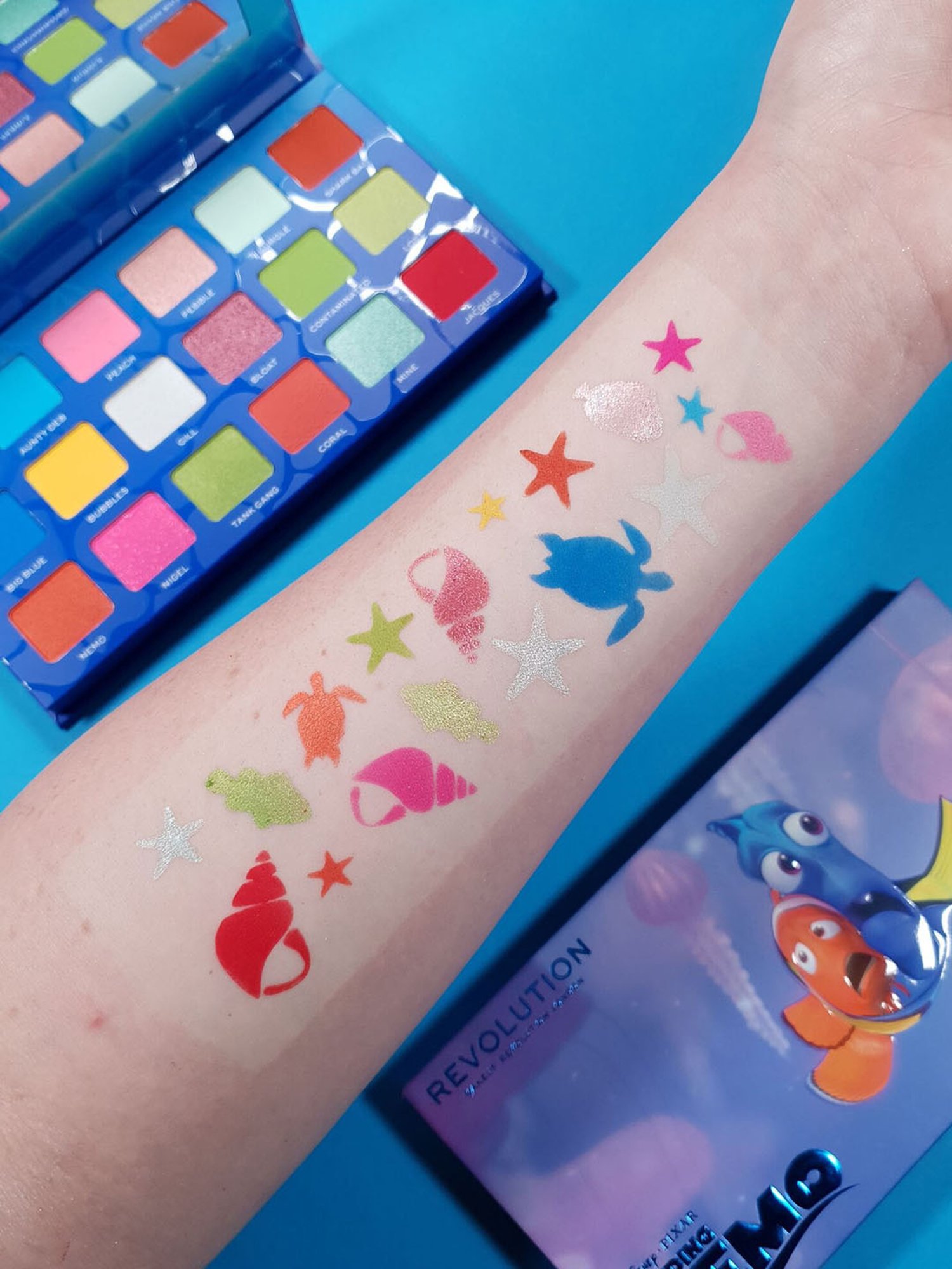 Makeup Revolution Disney Pixar's Finding Nemo Shadow Palette Finding Nemo - 16.2 gm
