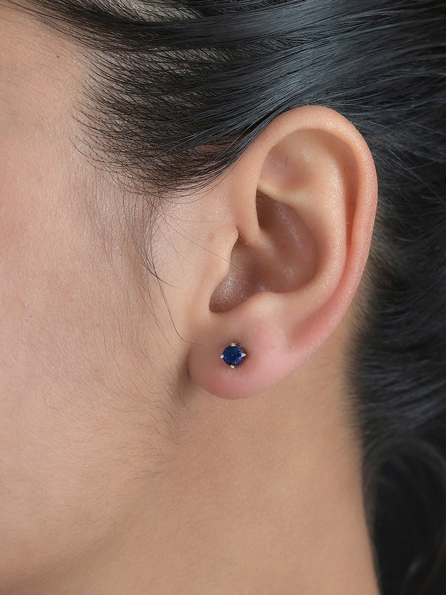 Ornate Jewels 92.5 Sterling Silver Blue Sapphire Studs Earring