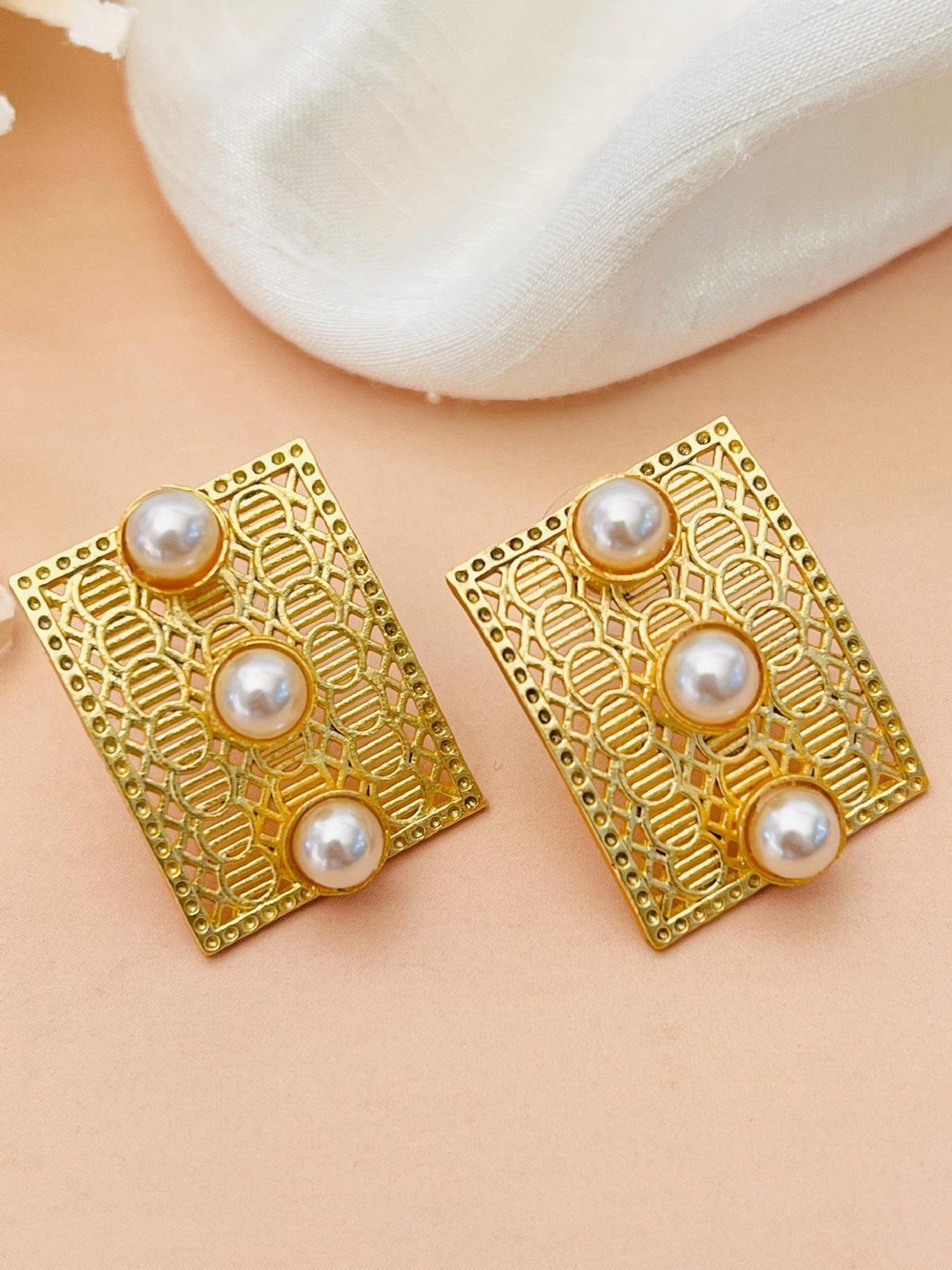 Abdesigns Classic Gold-Plated Stud Earrings