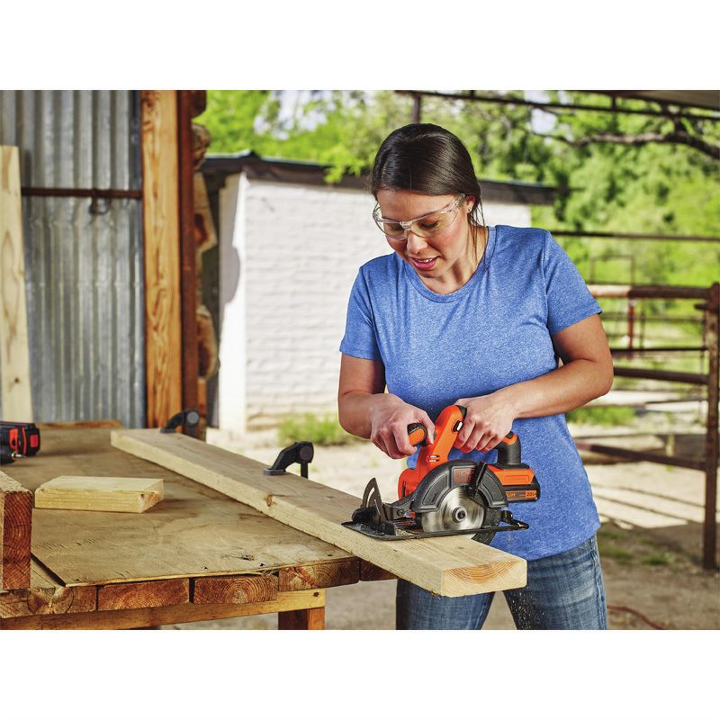 Black & Decker BD4KITCDCRL 20V MAX 1.5 Ah Cordless Lithium-Ion 4-Tool Combo Kit