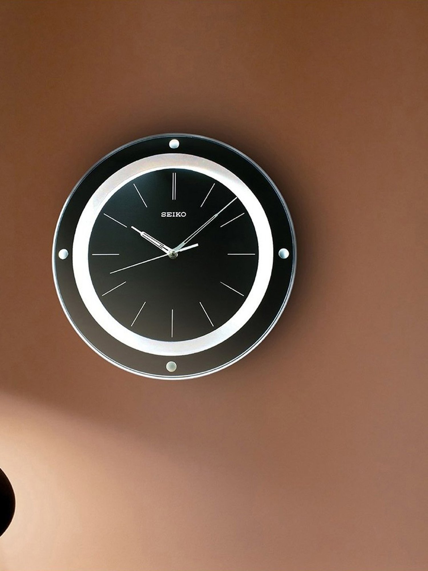 SEIKO elegant black & white plastic wall clock with sweep movement