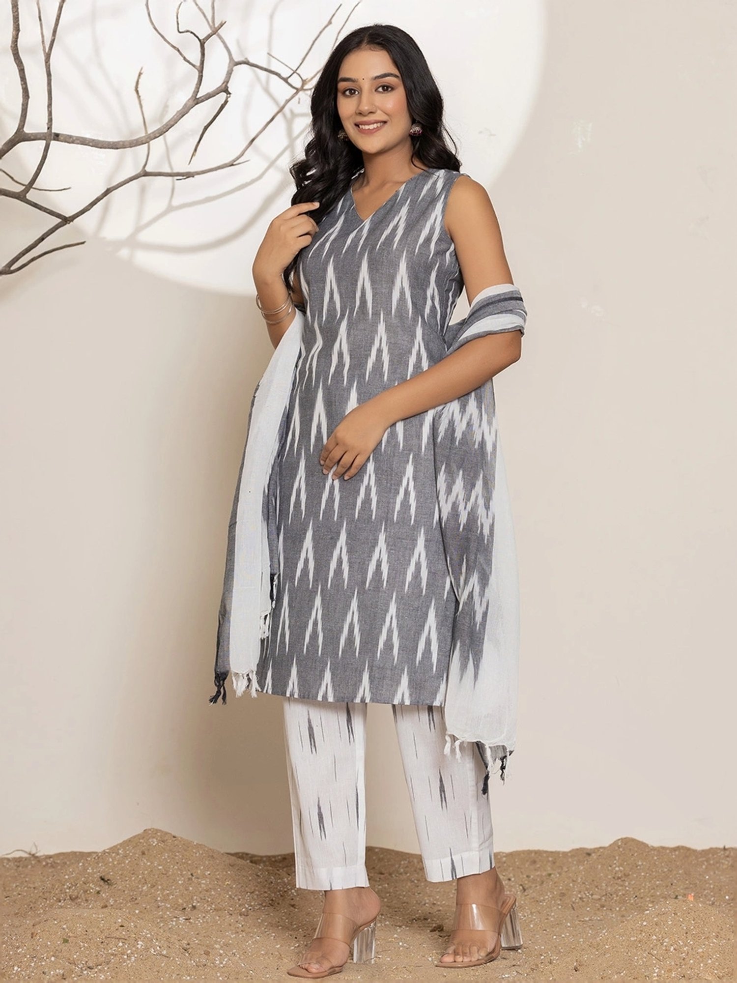 Yufta Grey & White Cotton Printed Kurta Pant Set With Dupatta
