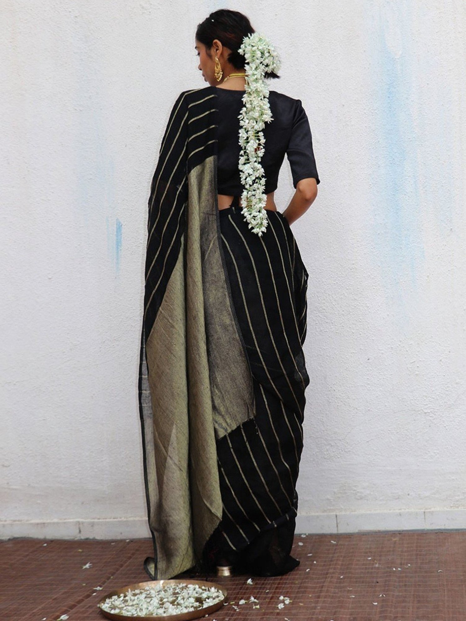 Chidiyaa Black Chandni Raatein Binodini Handwoven Linen Zari Saree