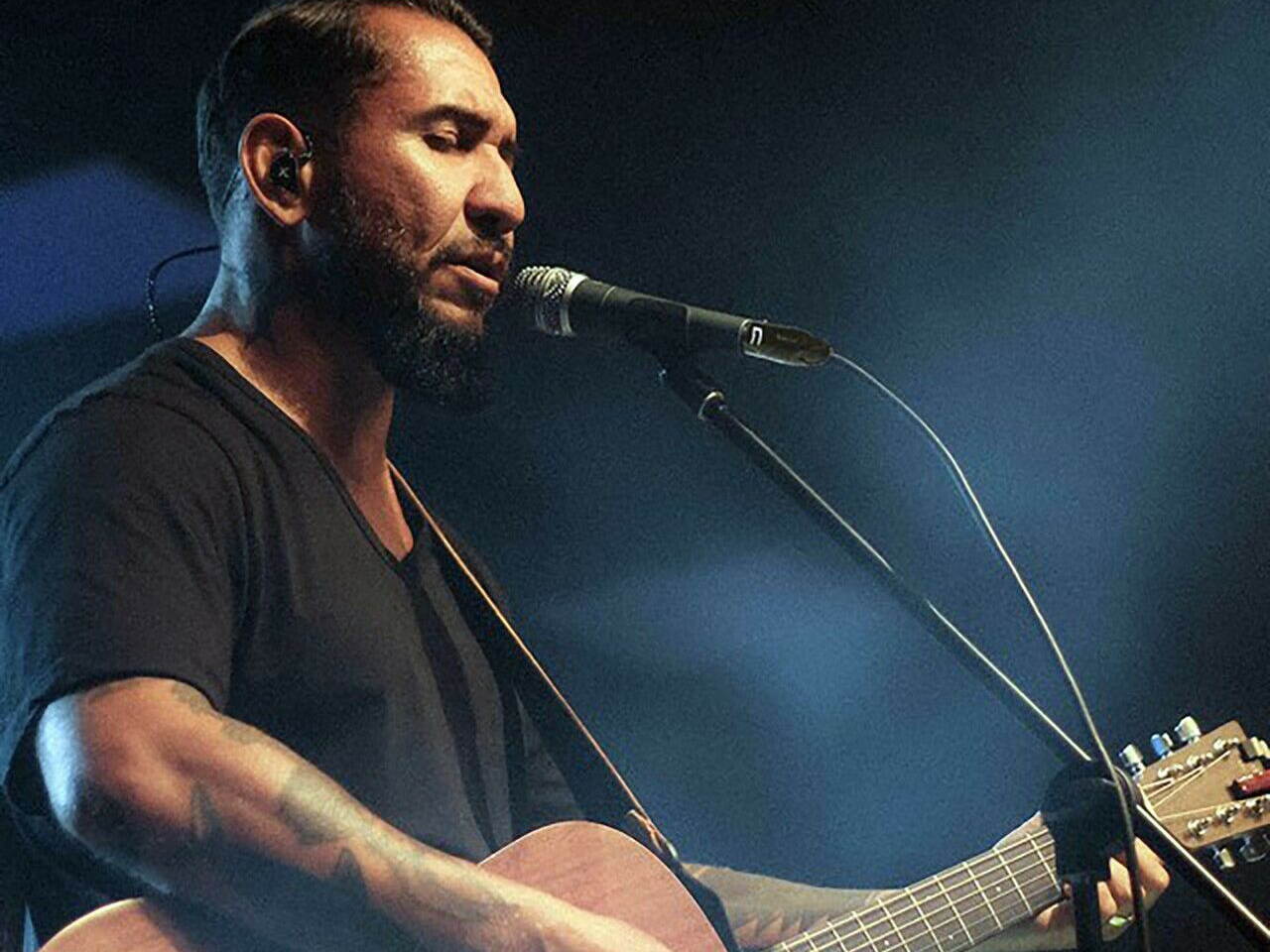 3-Pin XLR Male to Right Angle XLR Male - 50 Feet - Black - Pro 3-Pin Microphone Connector for Powered Speakers, Audio Interface or Mixer for Live Performance & Recording