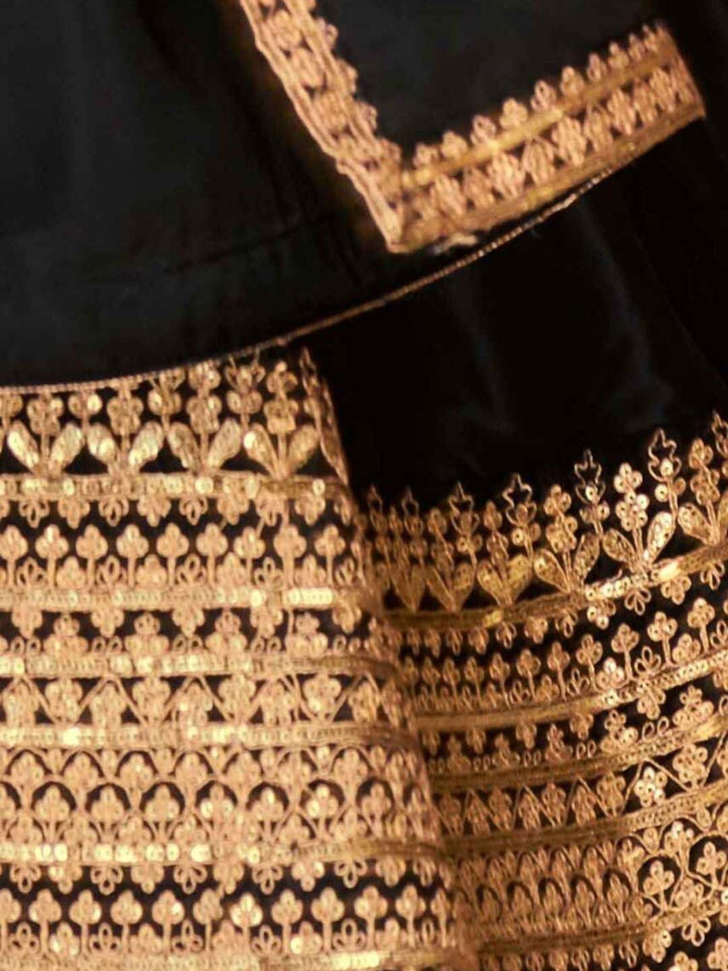 Odette Black Embroidered Kurta Pant Set With Dupatta