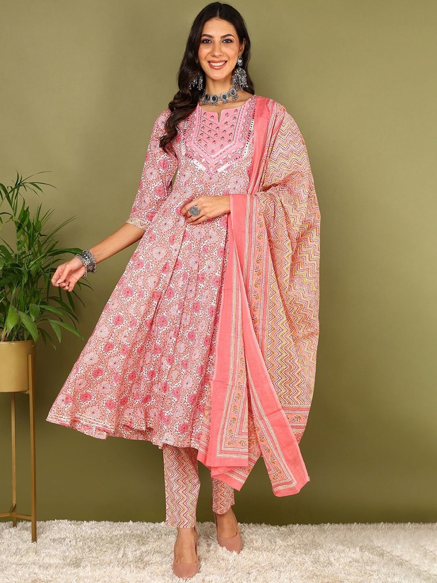 Vaamsi Pink Cotton Floral Print Kurta Pant Set With Dupatta