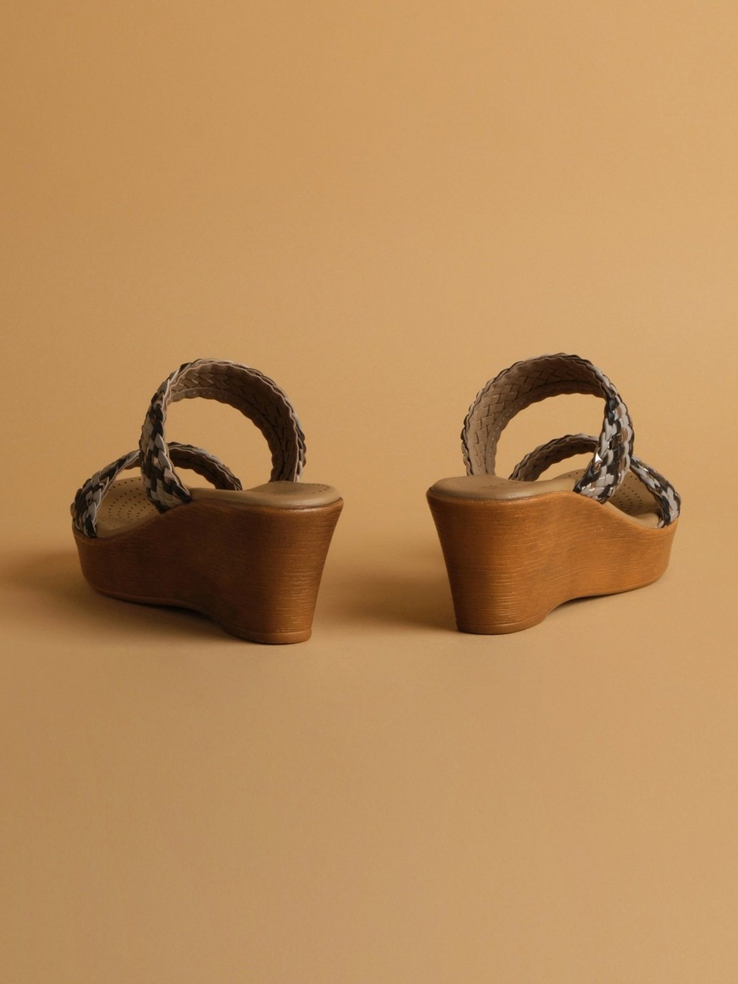 Eridani Women's Lecy Black Wedges