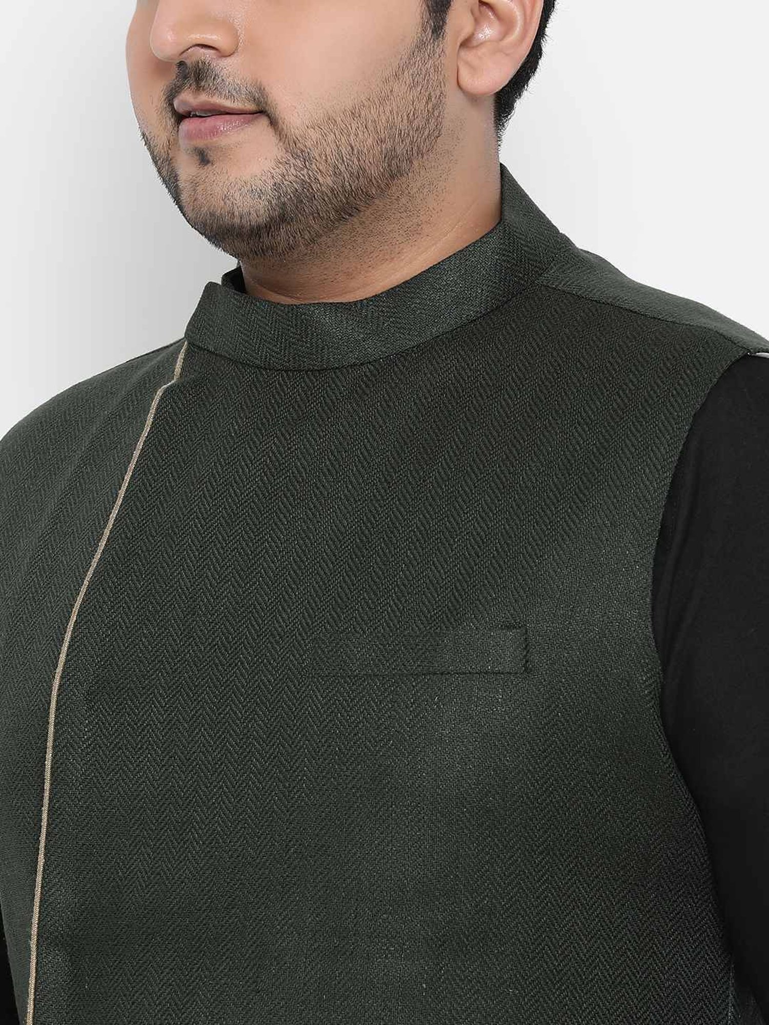 KISAH PLUS Black Regular Fit Printed Kurta Set With Jacket