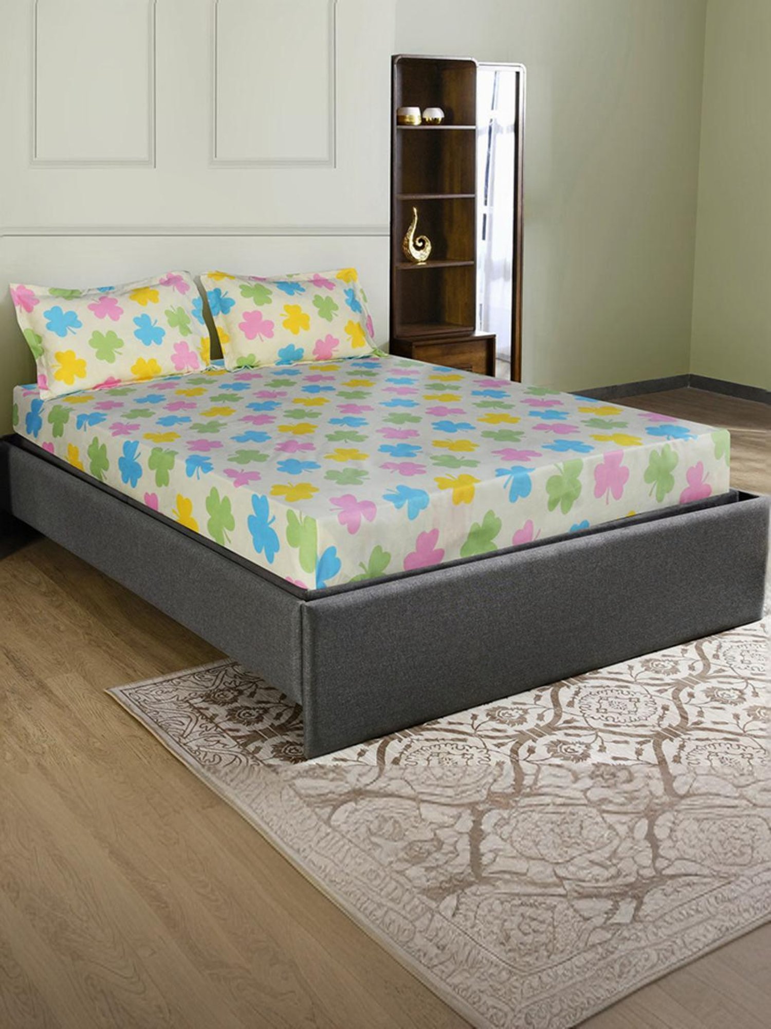 @Home Ammara Multicolor 90 GSM Polyester Double Bedsheet with 2 Pillow Covers