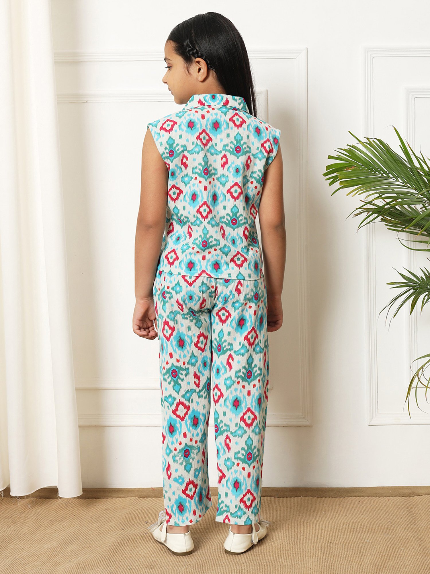 READIPRINT FASHIONS Kids Blue & Pink Printed Shirt with Trousers