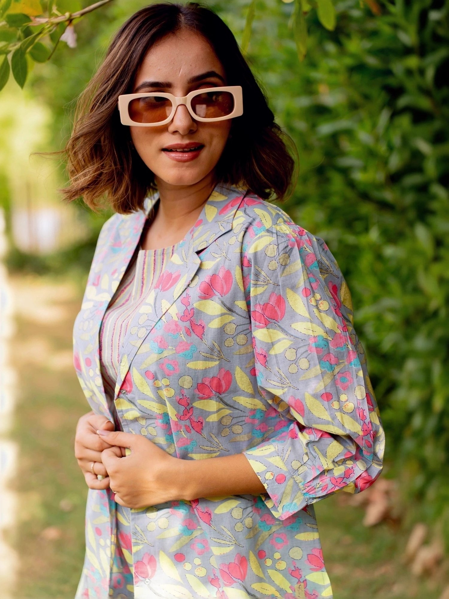 MIRCHI FASHION Grey Cotton Printed Crop Top Pant Set With Shrug