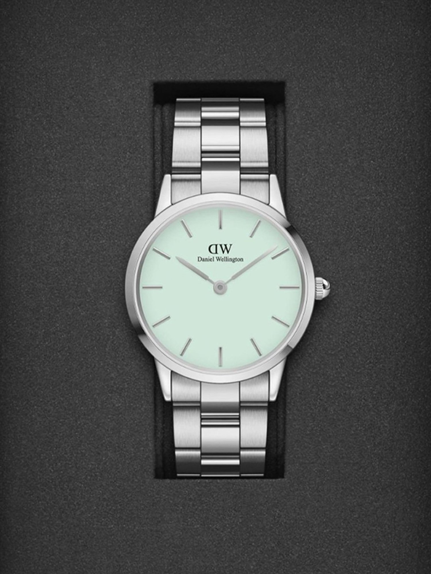 Daniel Wellington DW00100539 Iconic Link Analog Watch for Unisex
