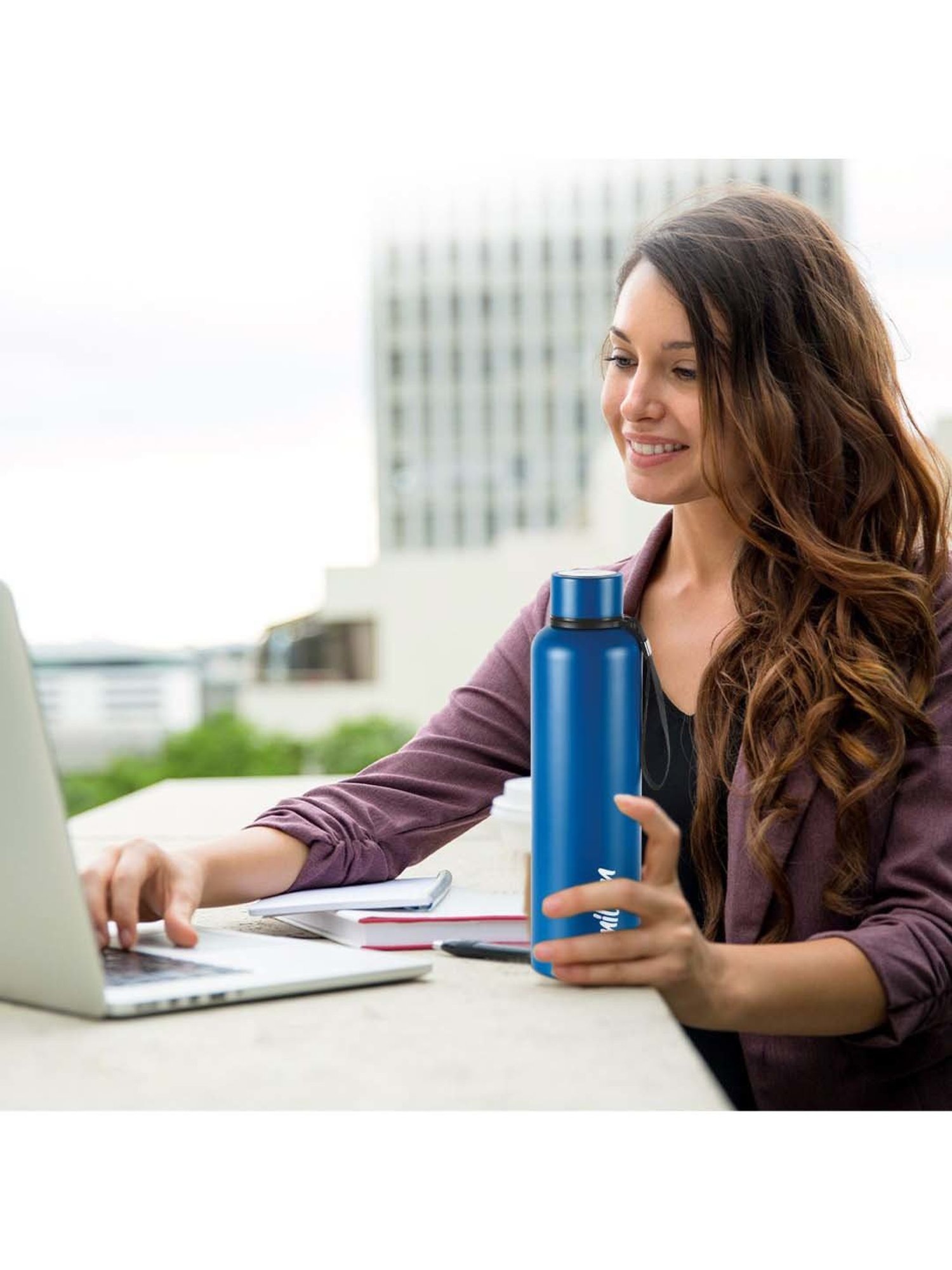 Milton Aura 1000 Blue Stainless Steel Vaccum Insulated Thermosteel Bottle (1.05 L)