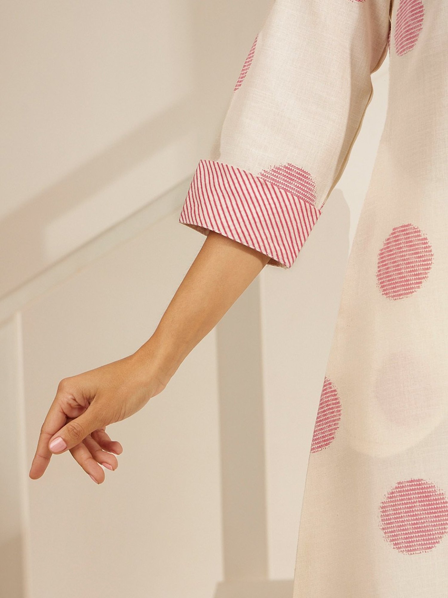 Daali Cream Poly Linen Slub V Neck 3/4 Sleeves Summery Whites Kurta with Two Pockets