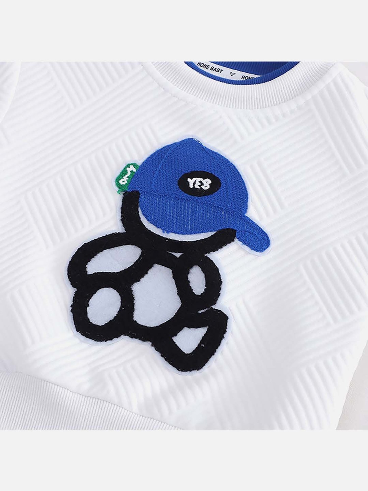 Little Surprise Box Kids White & Grey Textured Pattern Full Sleeves Sweatshirt Set