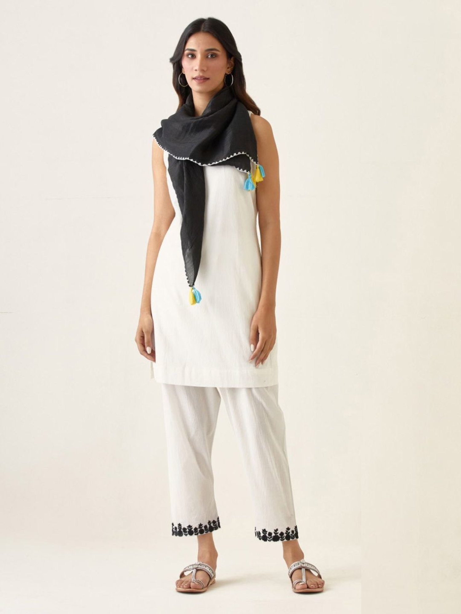 Vinusto Black & White Summer Nostalgia Kurta with Pant and Scarf