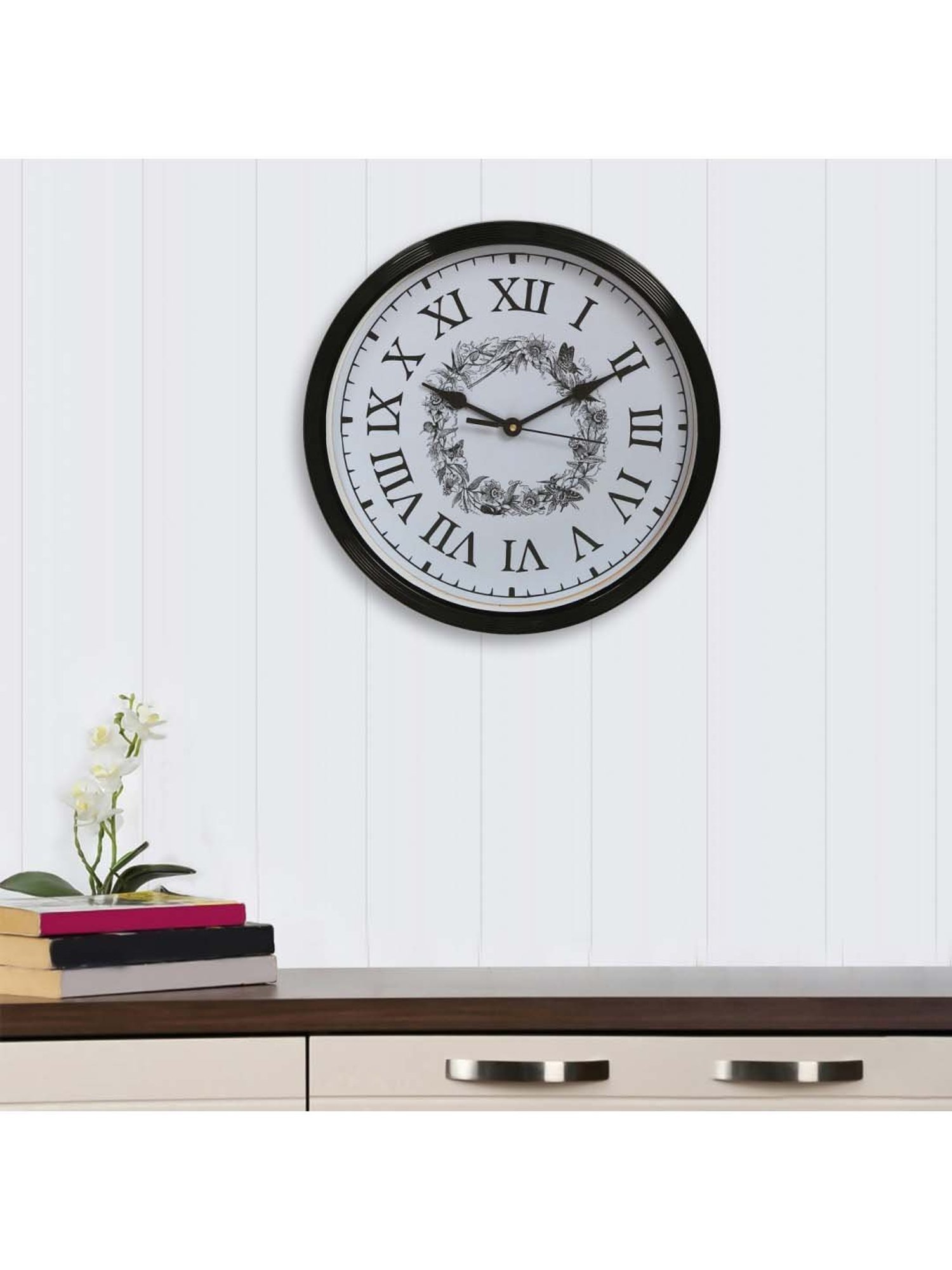 eCraftIndia Designer Round Analog Black Wall Clock
