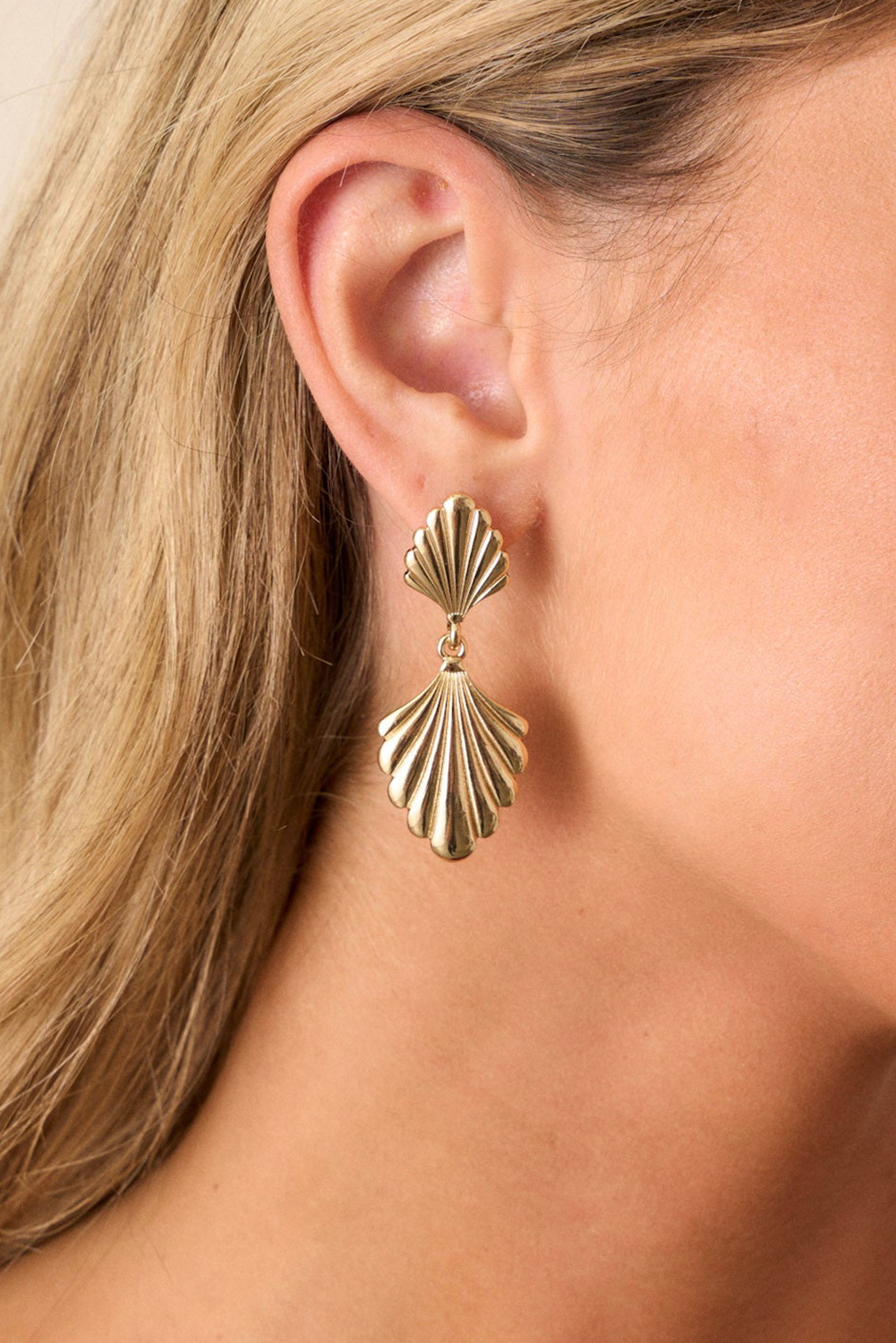 Khaki Hollow Out Wooden Chip Round Drop Earrings