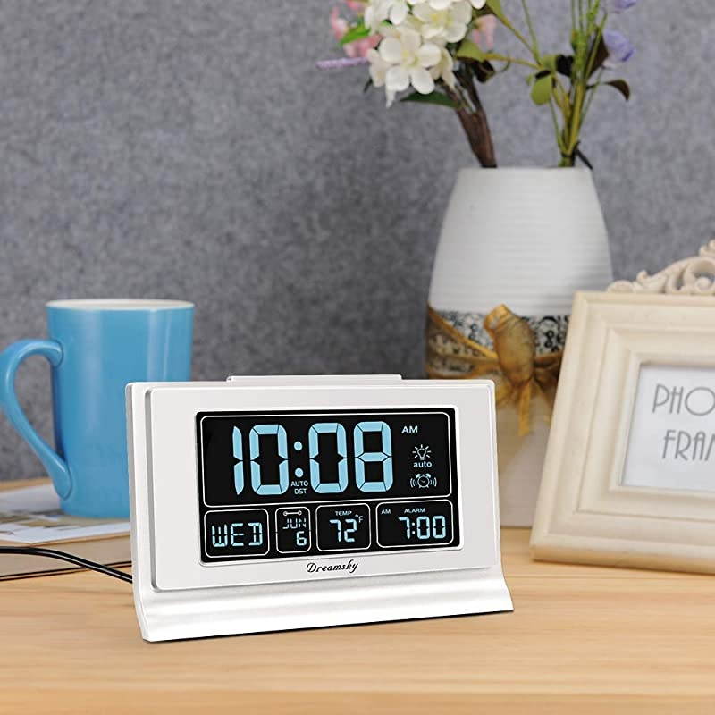 Auto Set Digital Alarm Clock with USB Charging Port 66 Inches Large Screen with TimeDateTemperature Display Full Range Brightness Dimmer Auto DST Setting Snooze White