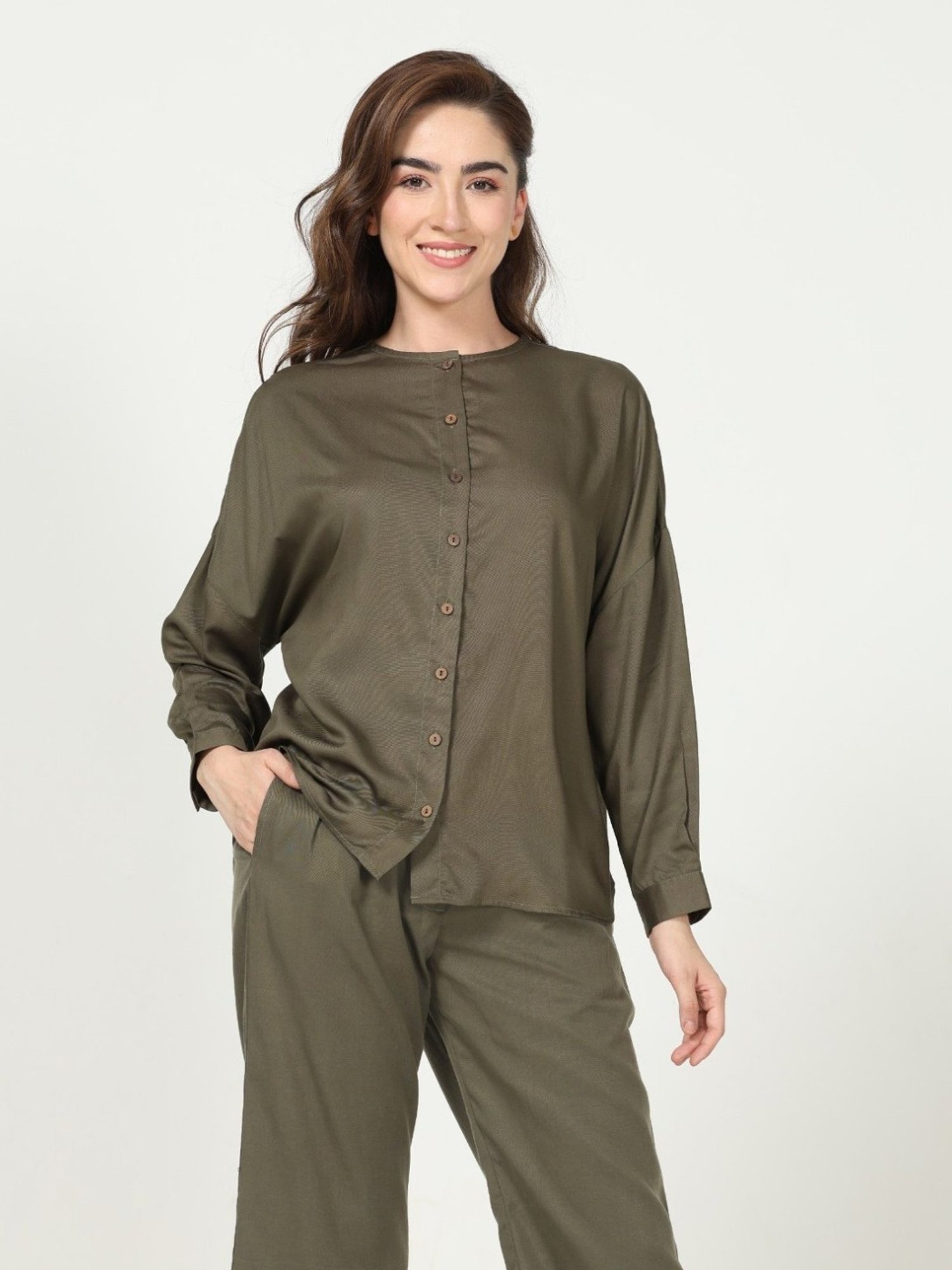 Saltpetre Timeless Olive Uncollared T-shirt in Tencel