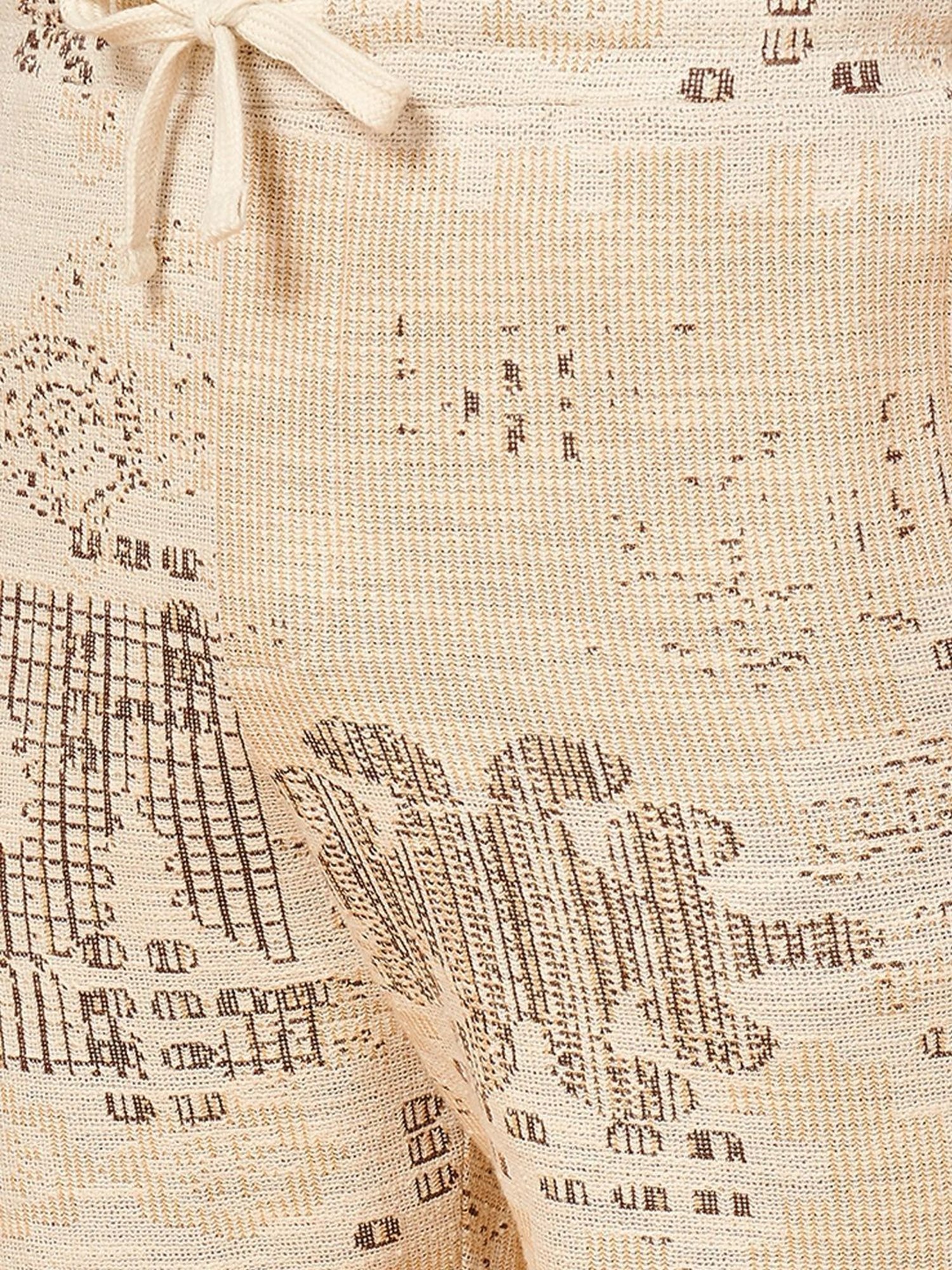 7 Alt By Pantaloons Bone White Regular Fit Printed Shorts