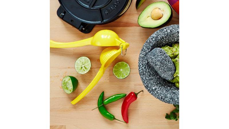 Imusa Lemon Squeezer Yellow