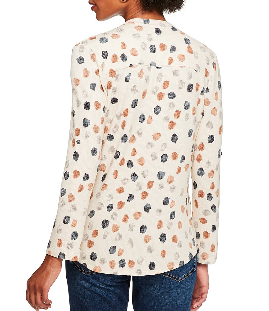 NIC + ZOE Neutral Spot Print Knit Jersey Split Round Neck Roll-Tab Sleeve Top