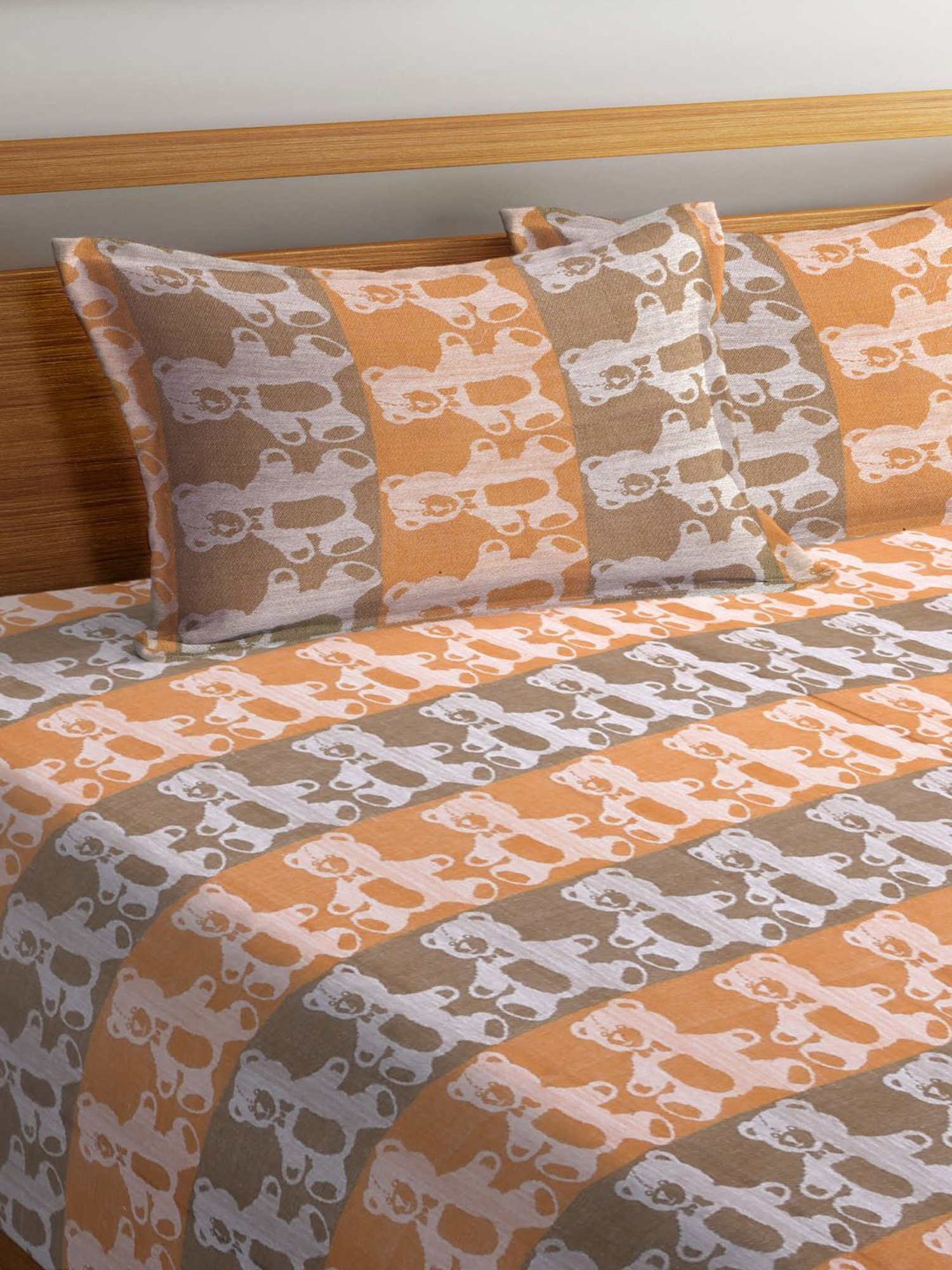 Klotthe Woven Multicolor 350 TC Cotton Double Bed Cover With 2 Pillow Covers