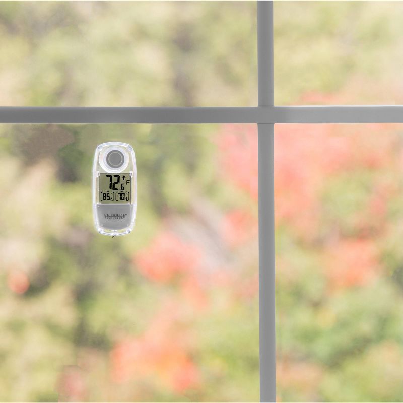 Wind & Weather Plastic Floating Rain Gauge with Metal Stake