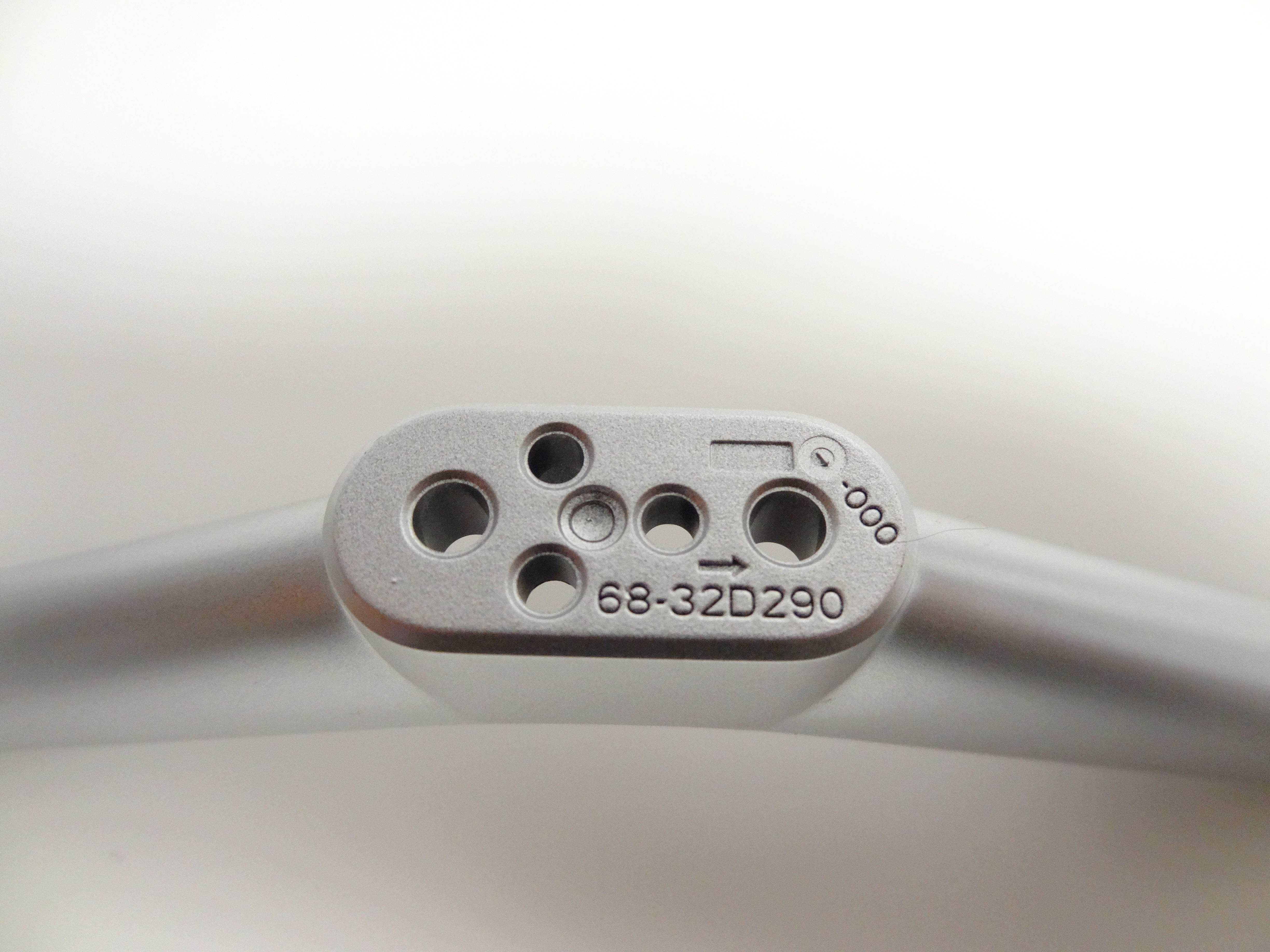 TCL 32S305 Stand Legs W/Screws - NEW(68-32D290 S8-32D2900-BS4)