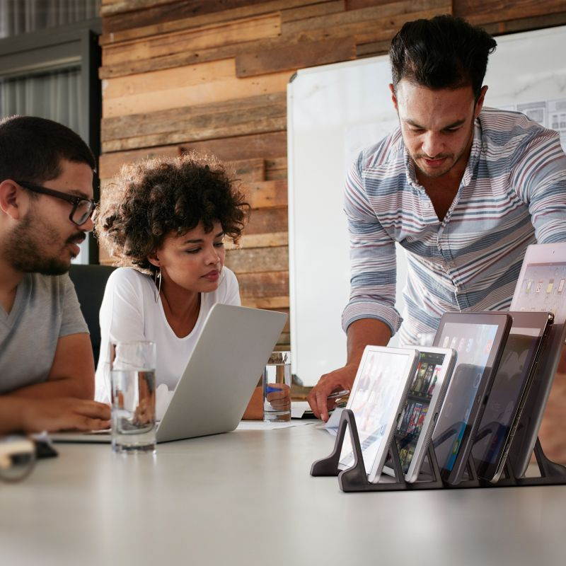 Prosumer&rsquo;s Choice Universal 5 Tablet and Smartphone Charging Organizer Rack / Desktop Stand Holder