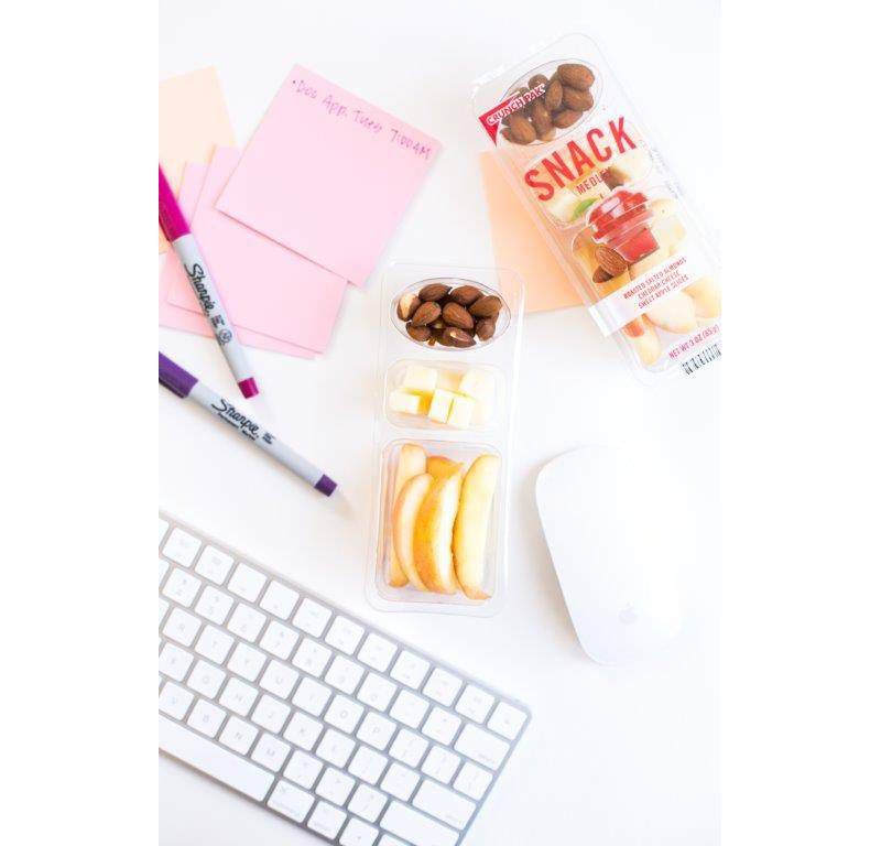 Crunch Pak Snack Medley: Apples, Salted Almonds, & White Cheddar - 3oz