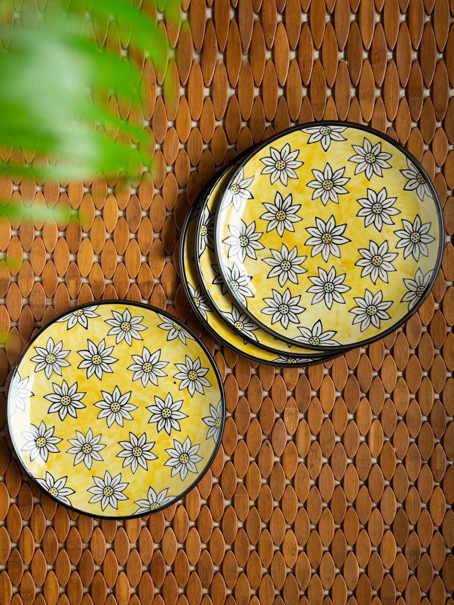 Nestasia Premium Quality Mandala Yellow Spiral Printed Square Shaped Ceramic Plate With Handle