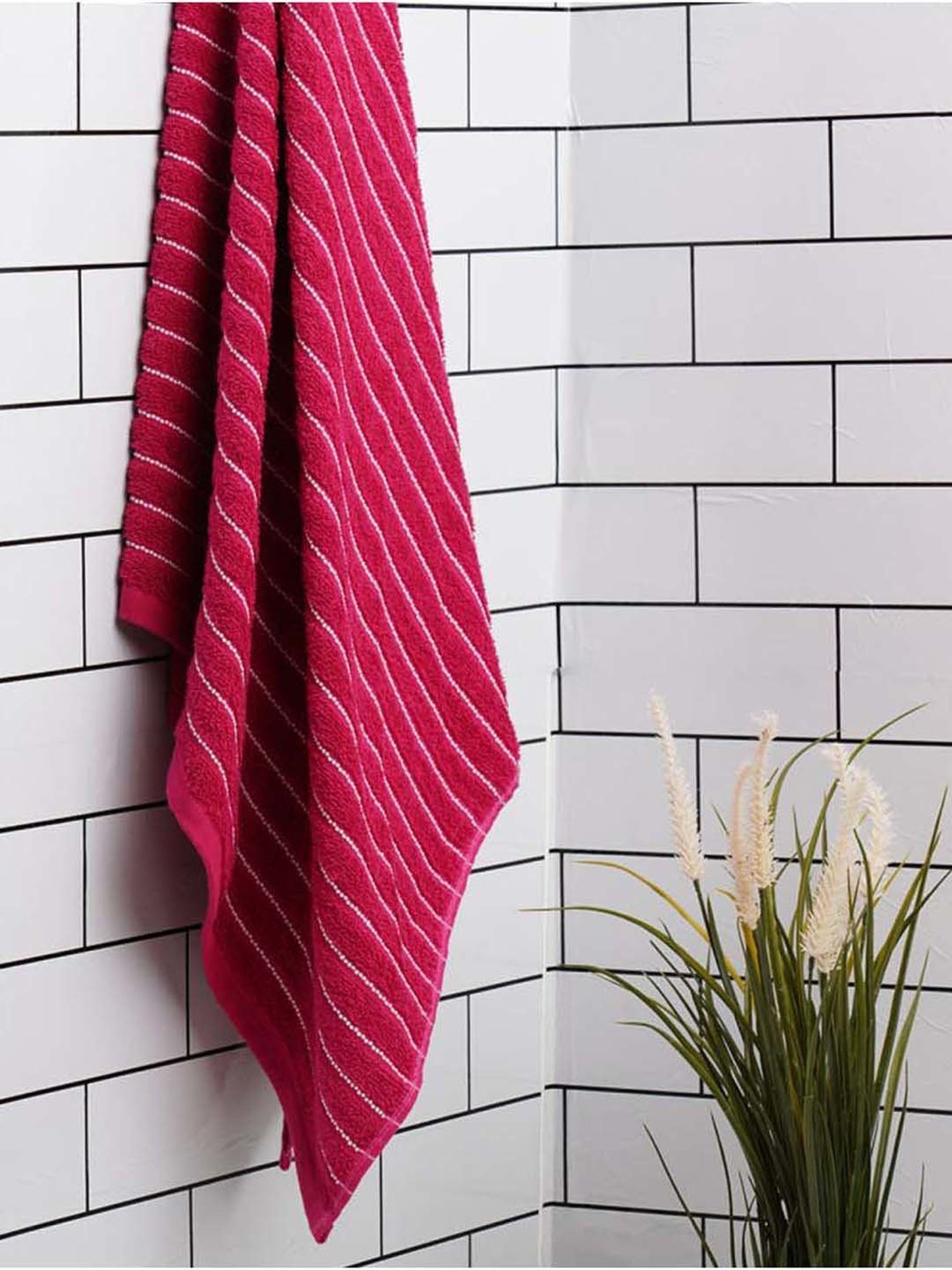 Welspun 2-In-1 Cherry Cotton 250 GSM Bath Towel