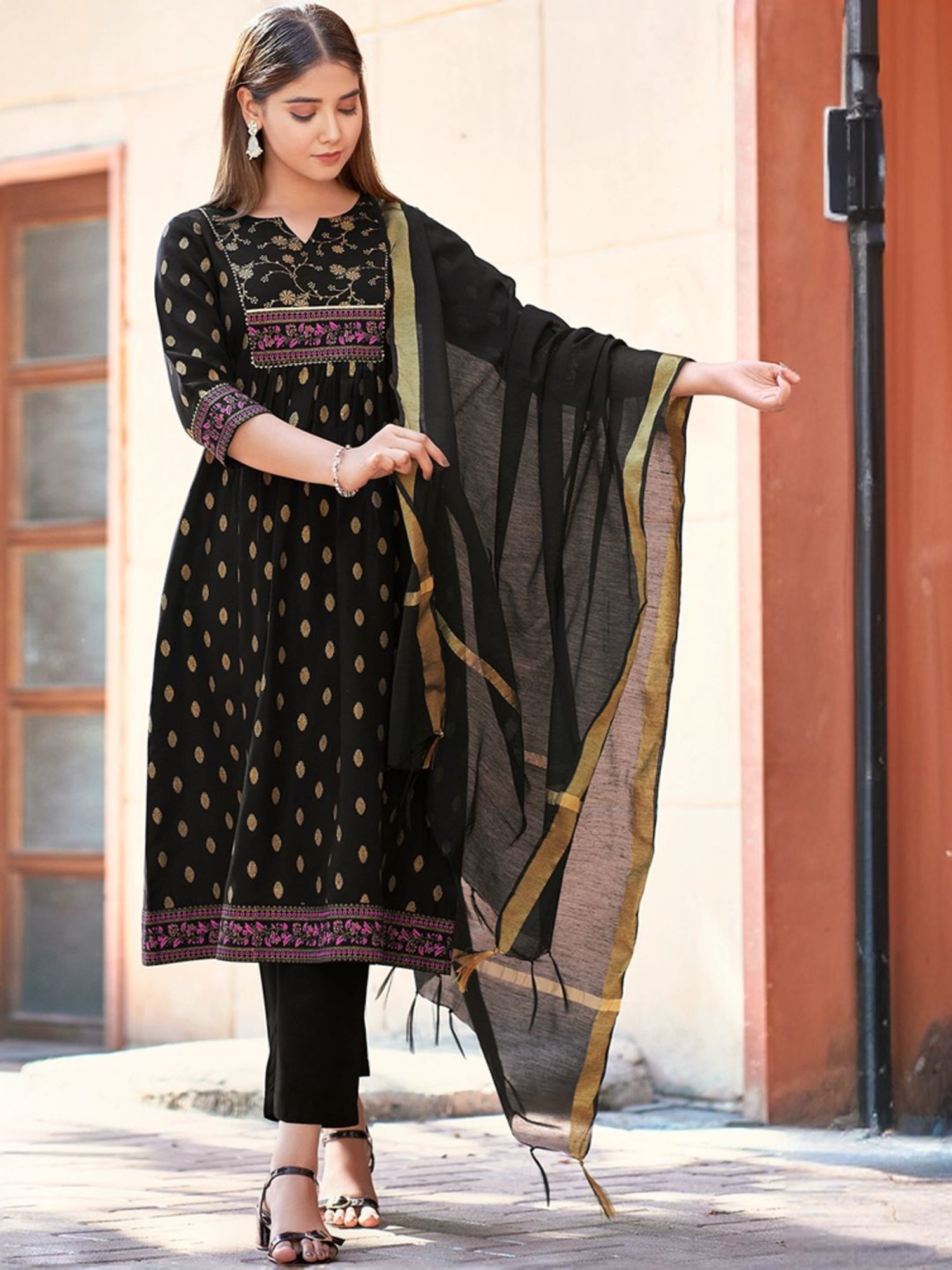 Skylee Black Floral Print Kurta Pant Set With Dupatta