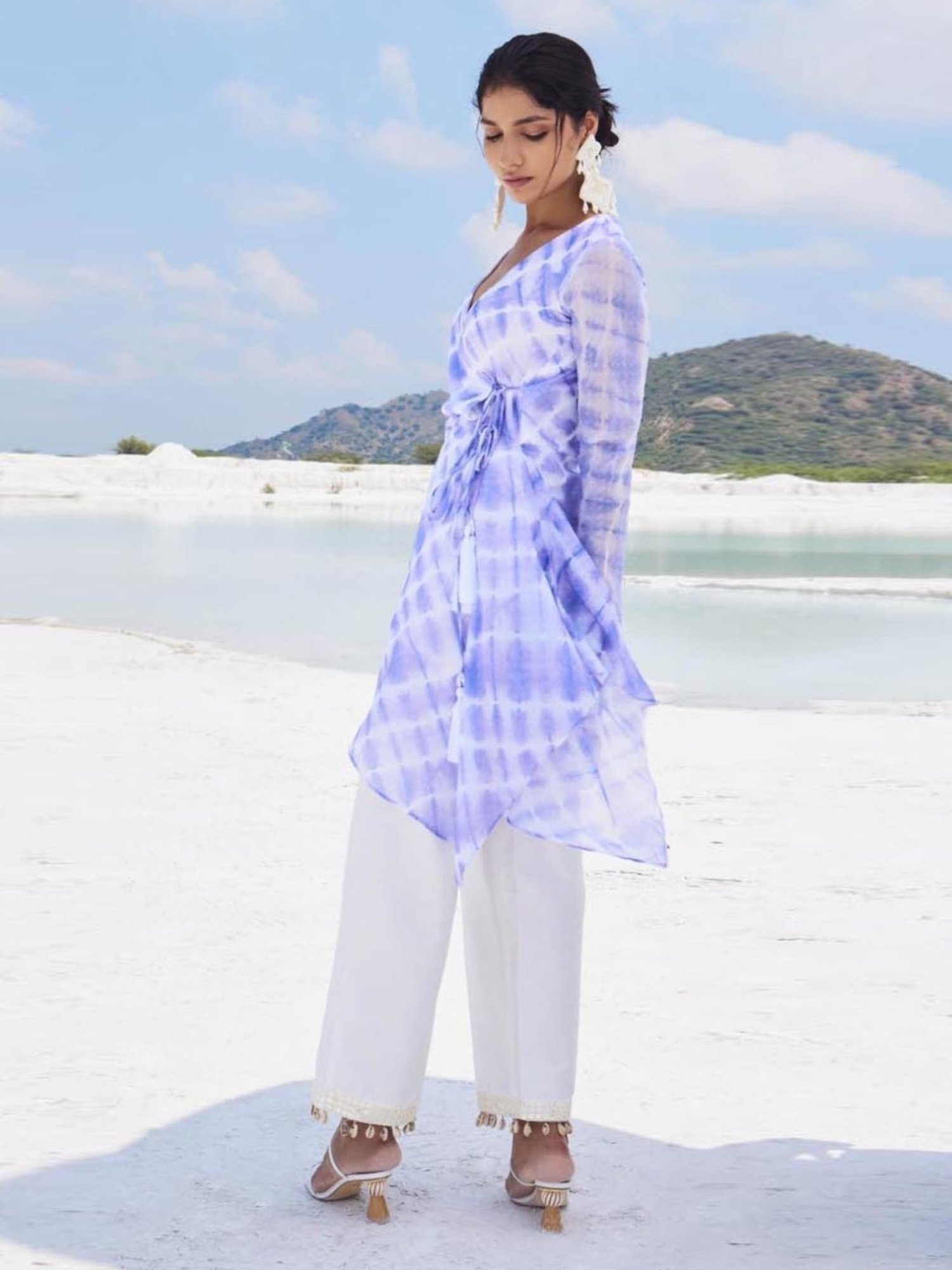 Monk and Mei Zaarya Pant - White