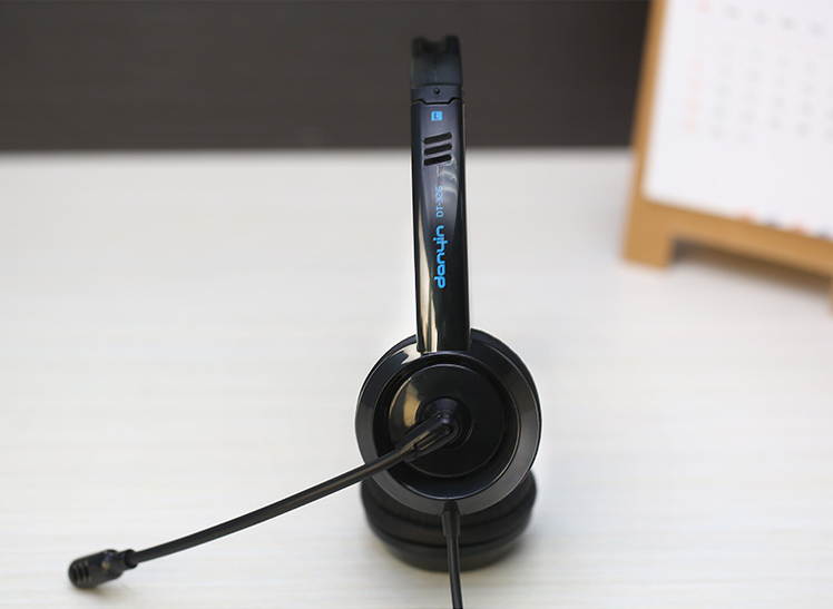 Koss RUK 50FP Full-Sized Stereophone with Leatherette Cushions for Enhanced Sound, Pink