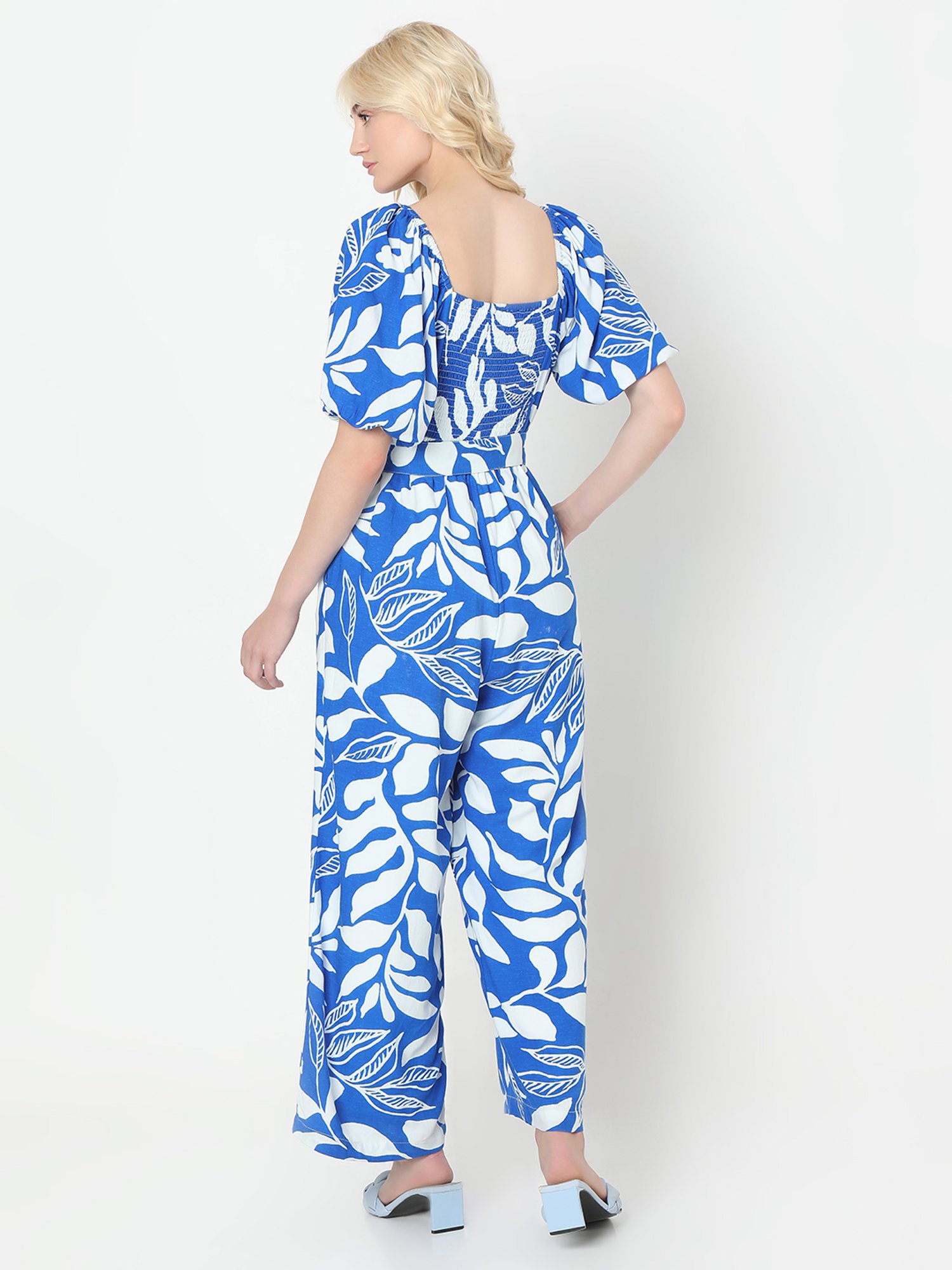 Vero Moda Blue & White Blended Printed Jumpsuit With Belt