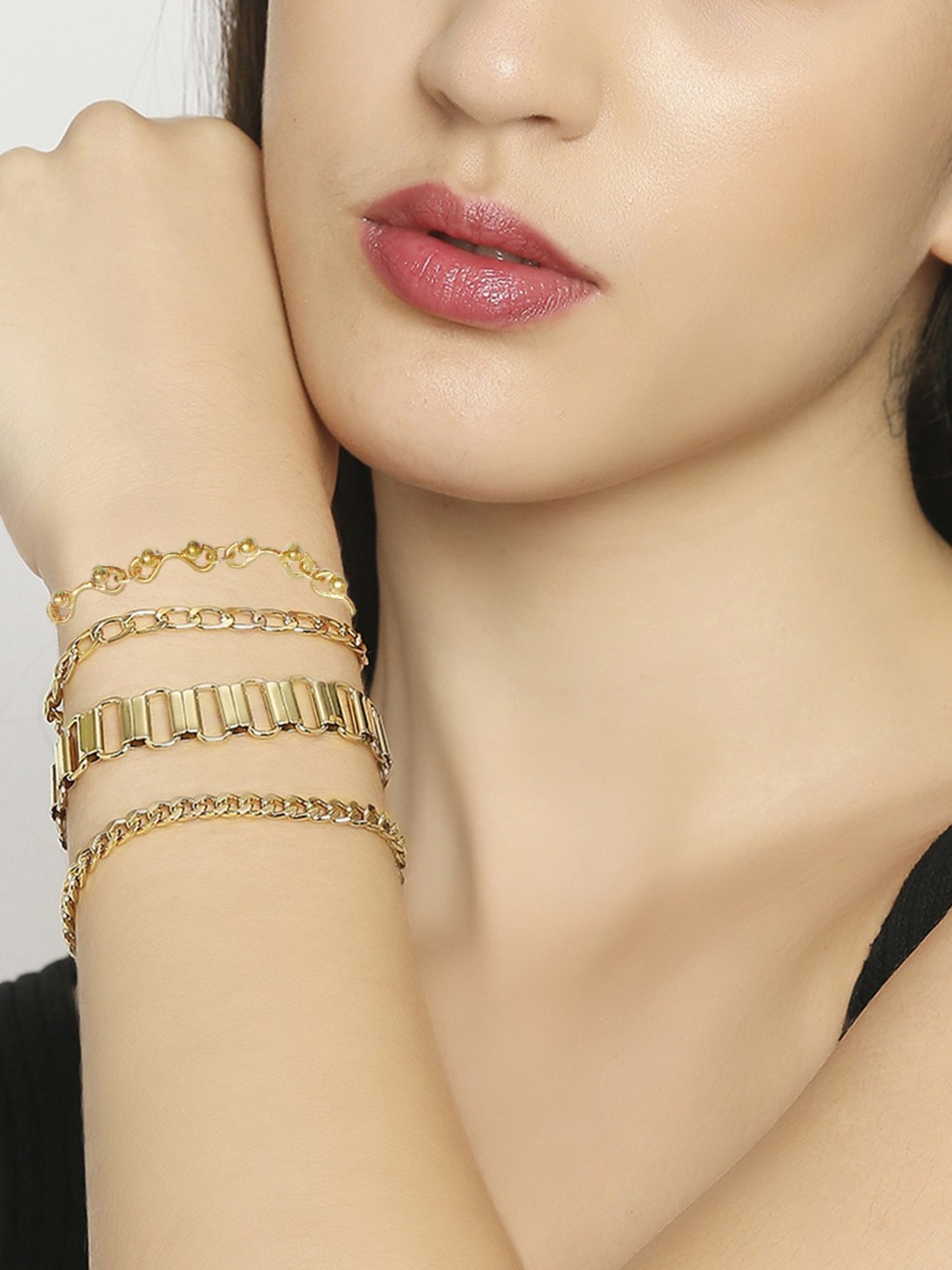 OOMPH Gold Bold Look Delicate Bracelet Pack of 4